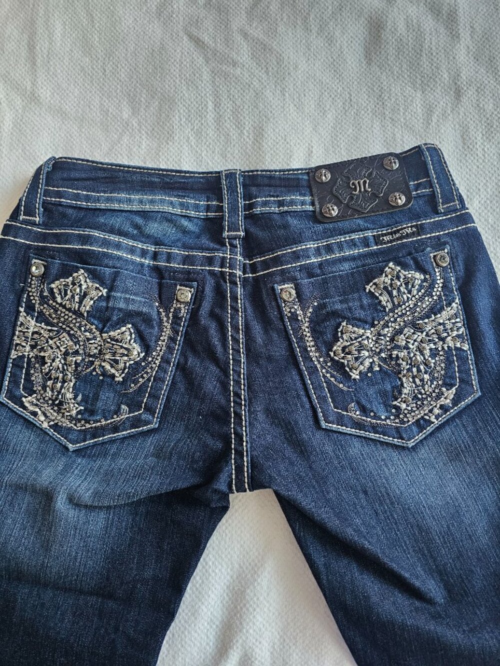 Miss Me cuffed capri dark wash denim/ jeans. model #JP5771P - Picture 2 of 12